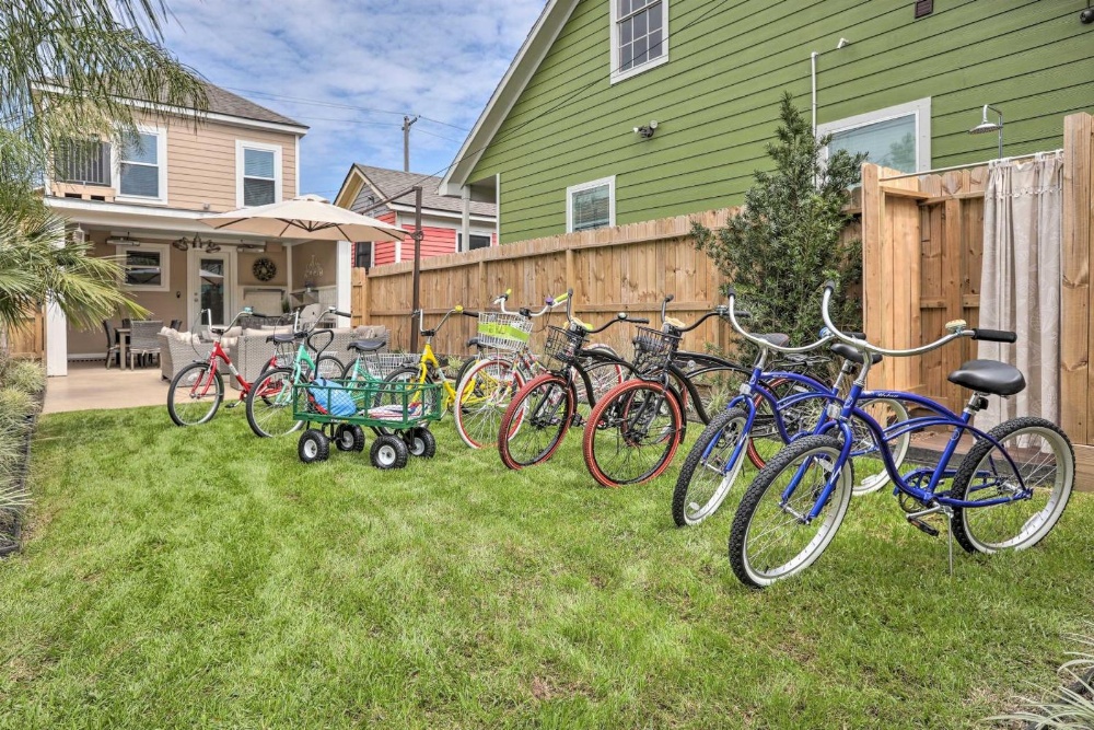 Dog-Friendly Galveston Home - Walk to Beach! Main image