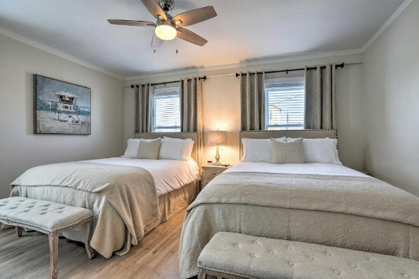 Dog-Friendly Galveston Home - Walk to Beach! image 19