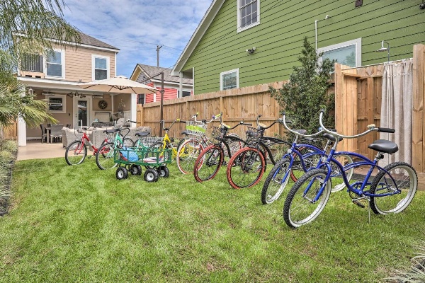 Dog-Friendly Galveston Home - Walk to Beach! Main image