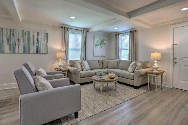 Dog-Friendly Galveston Home - Walk to Beach! image 4